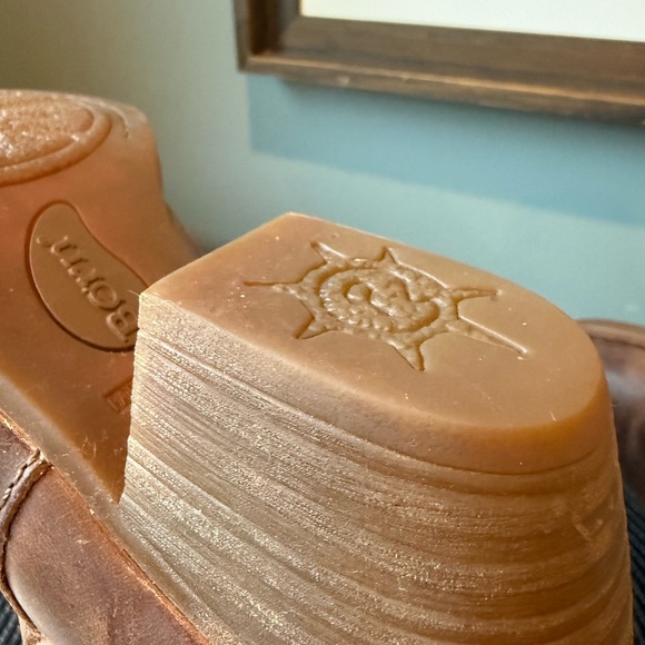 LIKE NEW — Born Chestnut Leather Ankle Booties - Picture 14 of 16